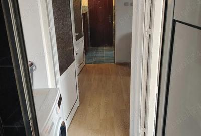 Apartament cu 3 camere semidecomandat în Central - 1