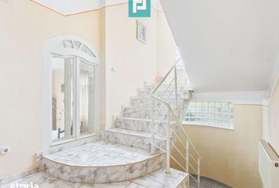 Casă cu 8 camere cu Teren 200 Mp în Sânmartin