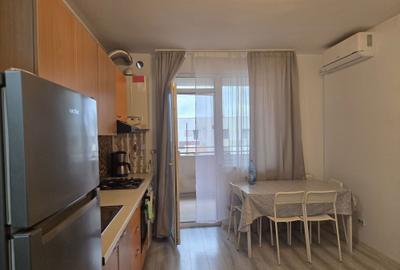 Apartament cu 2 camere decomandat în Apărătorii Patriei