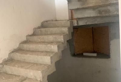 Casă individuală cu 6 camere cu Canalizare în Nord-Vest - 8