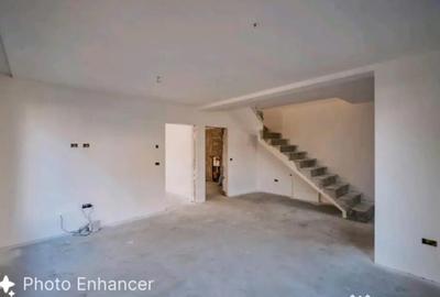 Casă cu 4 camere cu Teren 200 Mp în Central - 3