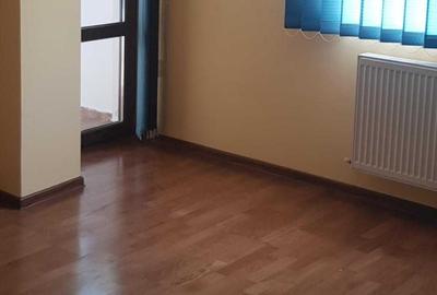 Apartament cu 2 camere decomandat în Central - 4