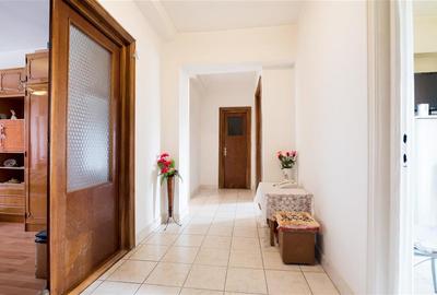 Apartament cu 3 camere decomandat în Rogerius - 12