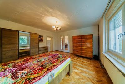 Vila superba, P+E, Cuvin, 9 camere, 200 mp si teren 1300 mp plus anexa 3 camere - 11