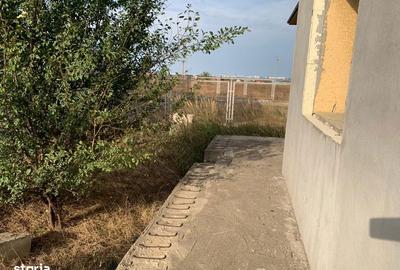 Casă cu 4 camere cu Canalizare în Central - 2