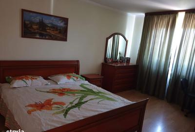 Casă cu 10 camere cu Teren 700 Mp în Obor - 3