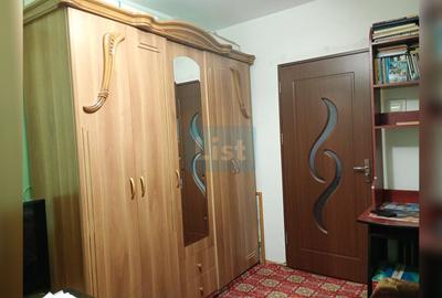 Apartament cu 4 camere decomandat în Micro 39 - 12