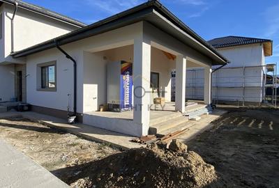 Oportunitate! Vila moderna 4 cam, asfalt, toate utilitatile! Comision0 Oportunitate! Vila moderna 4 cam, asfalt, toate utilitatile! Comision0 - 3