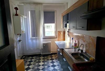 Apartament cu 2 camere semidecomandat, mobilat în Central