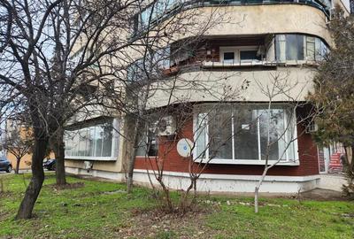 Spațiu comercial, de 100 mp, în Central - 4