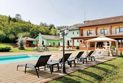 Proprietate Deosebita - Liziera Padurii - 1