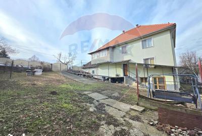 Casă cu 4 camere cu Teren 1440 Mp în Central - 19