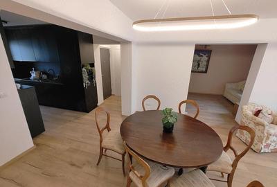 Apartament cu 4 camere decomandat în Traian - 9