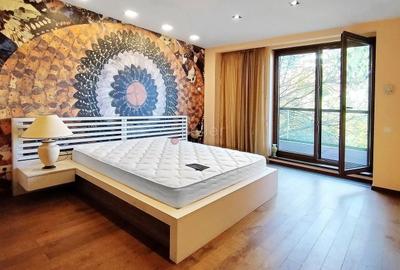 Apartament cu 3 camere semidecomandat, mobilat în Drumul Poienii