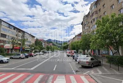 Spațiu comercial, de 480 mp, în Dârste