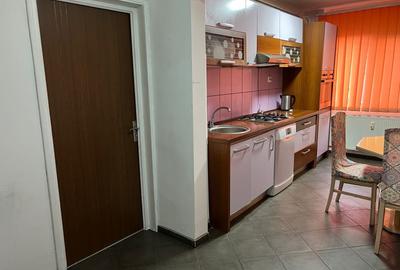 Apartament cu 4 camere decomandat în Drumul Taberei - 4