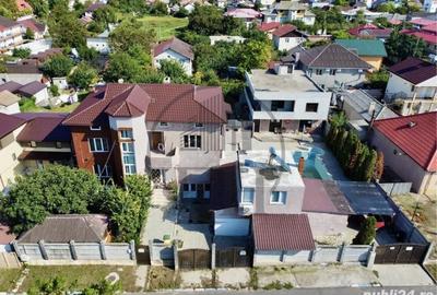 Casă cu 8 camere în Schitu - 1
