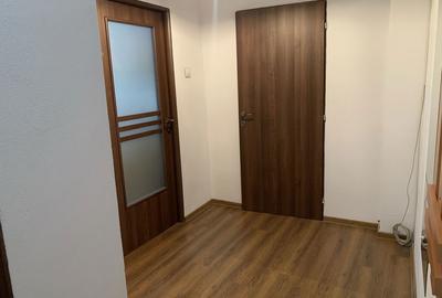 Apartament cu 3 camere semidecomandat în Central - 4