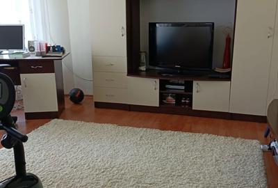 Casă cu 4 camere cu Teren 10 Mp în Central - 3