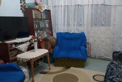 Apartament cu 3 camere decomandat în Central - 1