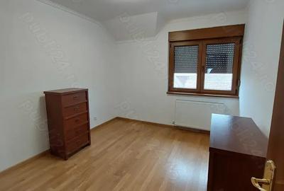 Apartament cu 3 camere decomandat în Micălaca