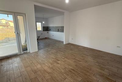 Duplex cu 4 camere cu Canalizare în Moșnița Nouă - 2