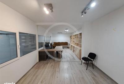 Spațiu comercial, de 300 mp, în Luna - 3