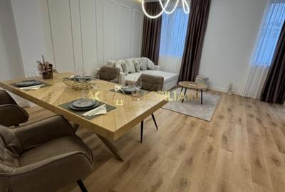 Apartament cu 3 camere decomandat, mobilat în Băneasa