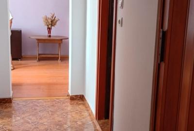 Apartament cu 2 camere decomandat, mobilat în Mărgeanului