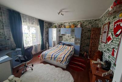 Casă individuală cu 6 camere cu Canalizare în Castelu - 17