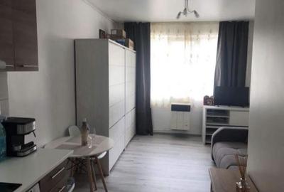 Garsonieră decomandată în Noua