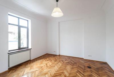 Inchiriere 4 camere , rezidential / birou, cladire interbelica, Piata Victoriei - 17