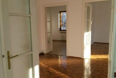 Aviatiei - inchiriere casa cu curte - 3