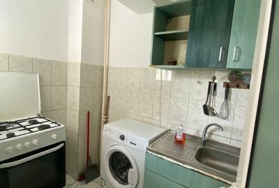 Garsoniera, etajul 1/4, zona Galata - 3