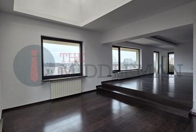 Apartament cu 4 camere în Primăverii