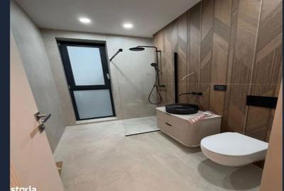 Apartament cu 4 camere în Central - 1