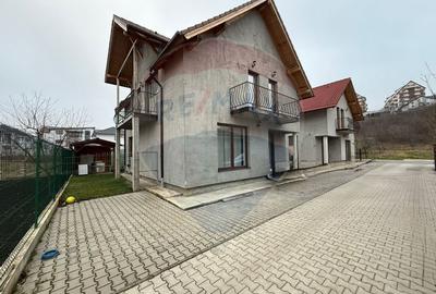 Casă individuală cu 3 camere cu Canalizare în Tilișca - 1