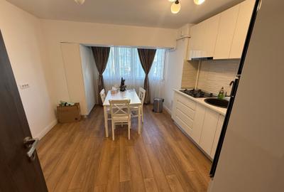 Apartament cu 4 camere, mobilat si utilat partial. P-ta Constitutiei - 3