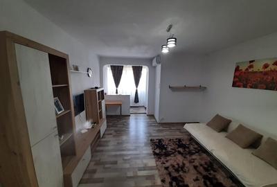 Metrou Favorit, garsoniera - 1