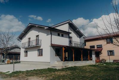 Casă individuală cu 7 camere în Băile 1 Mai