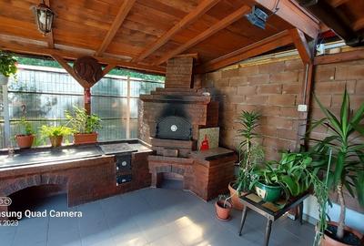 Vanzare pensiune 8 camere, 2 Mai - 4