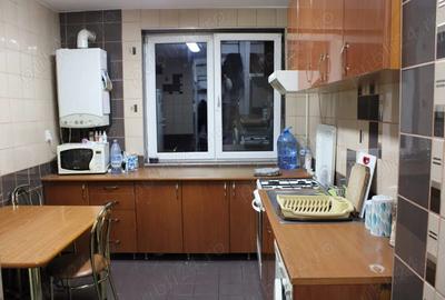 Studenta caut doar colega intr-un ap de 2 camere mobilat si utilat. - 1