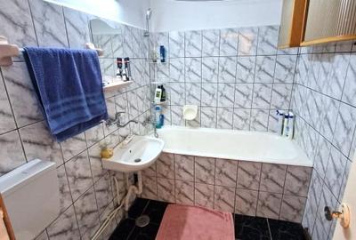 Apartament 2 camere, decomandat - 51 mp utili, zona Hotvon - 8