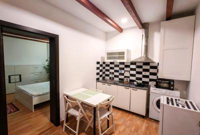 Inchiriere 2 camere in casa cu curte - 2