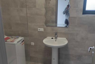 Casă cu 4 camere cu Teren 200 Mp în Central - 2