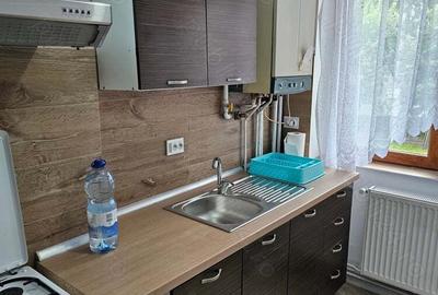 Inchiriez apartament doua camere in regim hotelier - 1