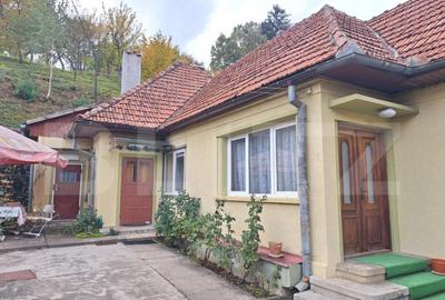 Casă cu 4 camere cu Canalizare în Central - 3