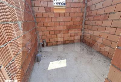 Casă cu 5 camere cu Teren 200 Mp în Corunca - 2