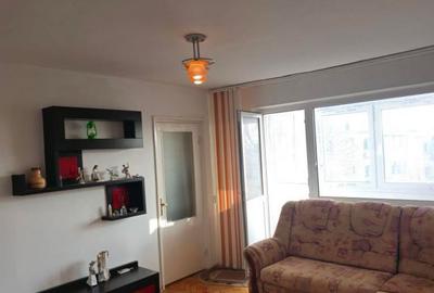 Apartament cu 3 camere semidecomandat în Central - 4