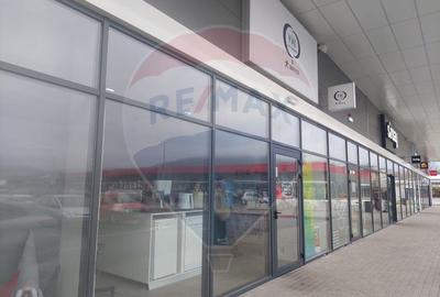 Spațiu comercial, de 89.690002441406 mp, în Nord - 8